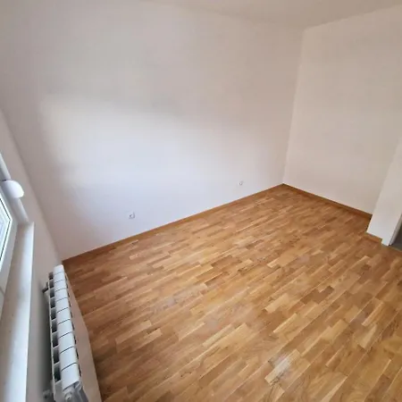 Private Garage Rent, Day Or Month, Electricity,i Sarajevo شقة *